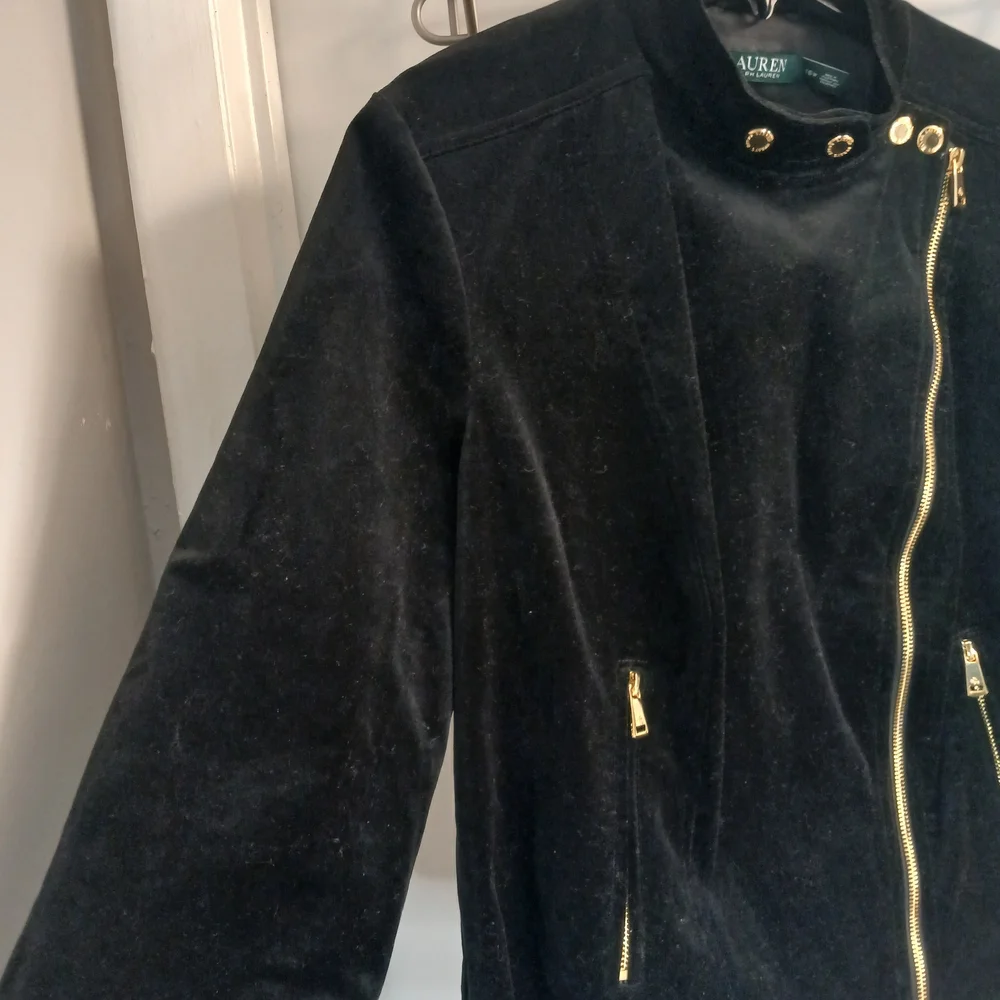 Lauren Ralph Lauren Black Velvet & Gold Sl8m Fit  Moto Jacket 16W NWOT 295$